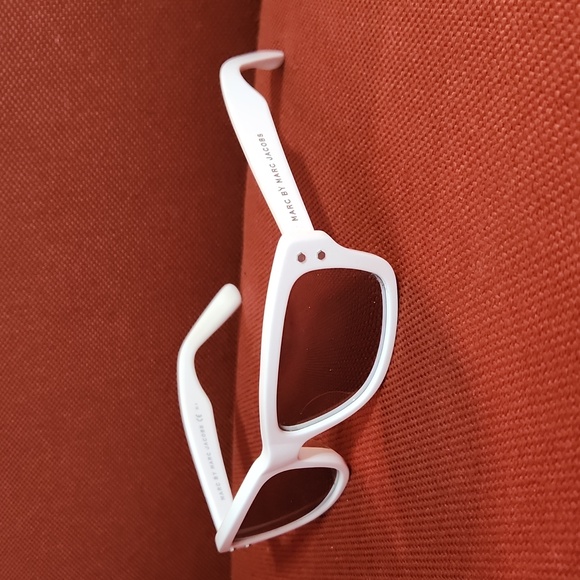 Marc By Marc Jacobs Accessories - Marc by Marc Jacobs White Sunglasses
